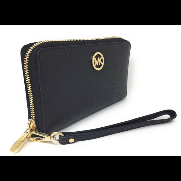 Michael Kors Handbags - Michael Kors Black Fulton Wristlet NWT